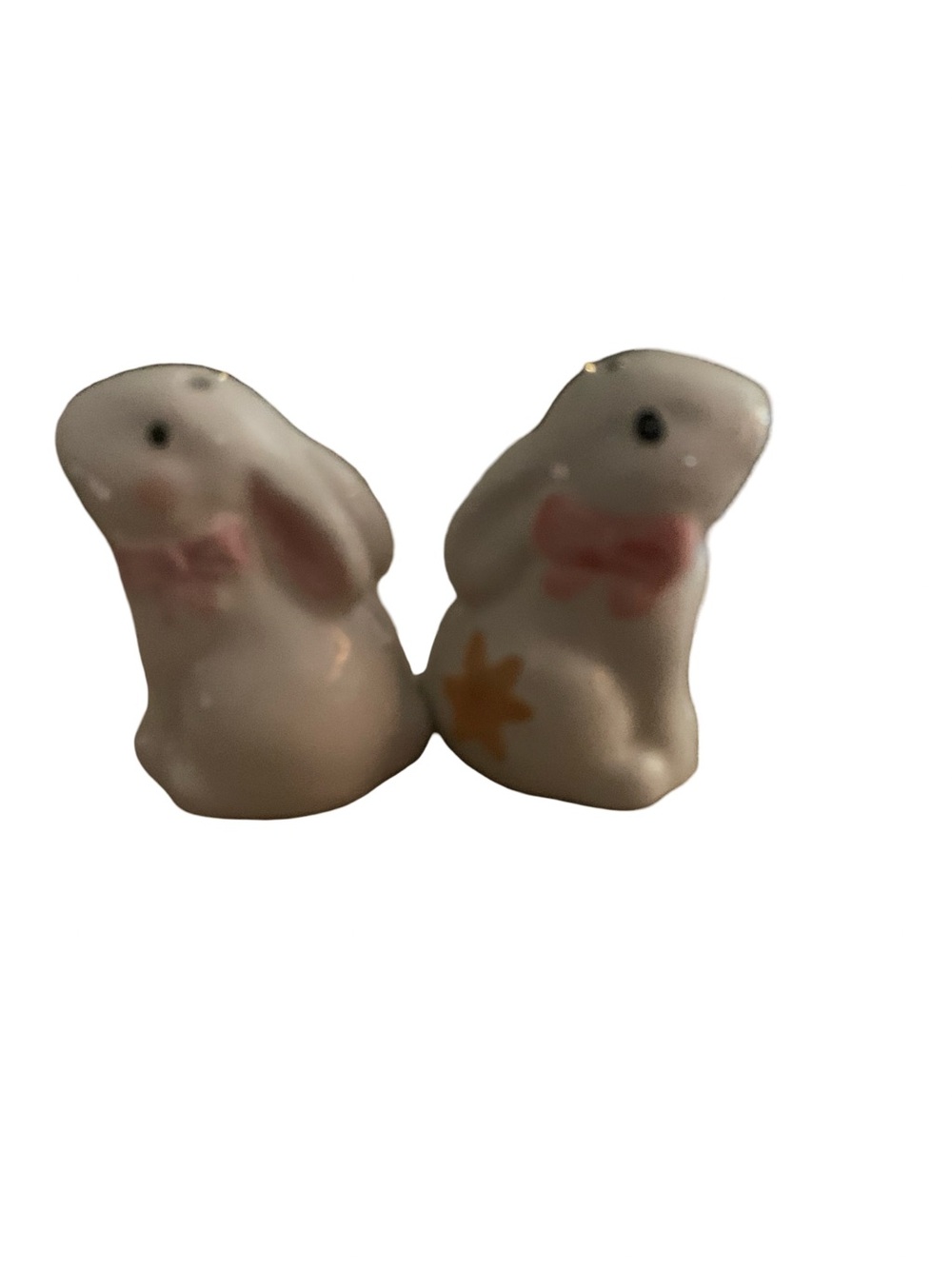 Vintage Avon Salt And Pepper Shakers Set 1983 Bunny Rabbits